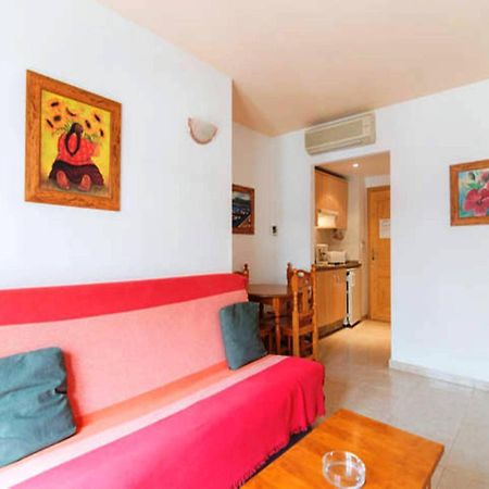 Apartamentos Vicenta Carihuela By Playa Miguel Торремолинос Экстерьер фото