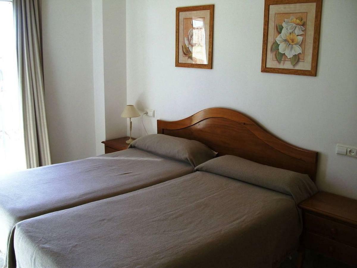 Apartamentos Vicenta Carihuela By Playa Miguel Торремолинос Экстерьер фото