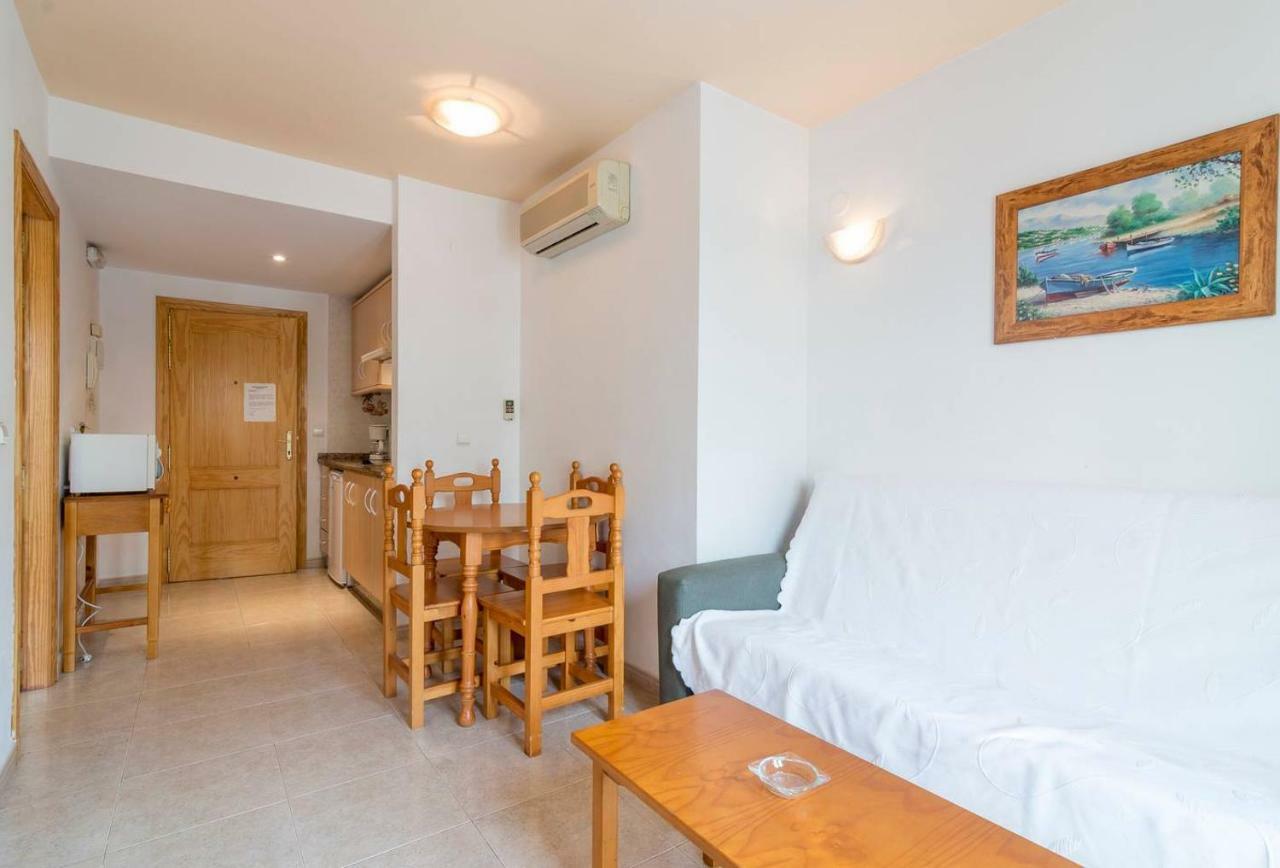 Apartamentos Vicenta Carihuela By Playa Miguel Торремолинос Экстерьер фото