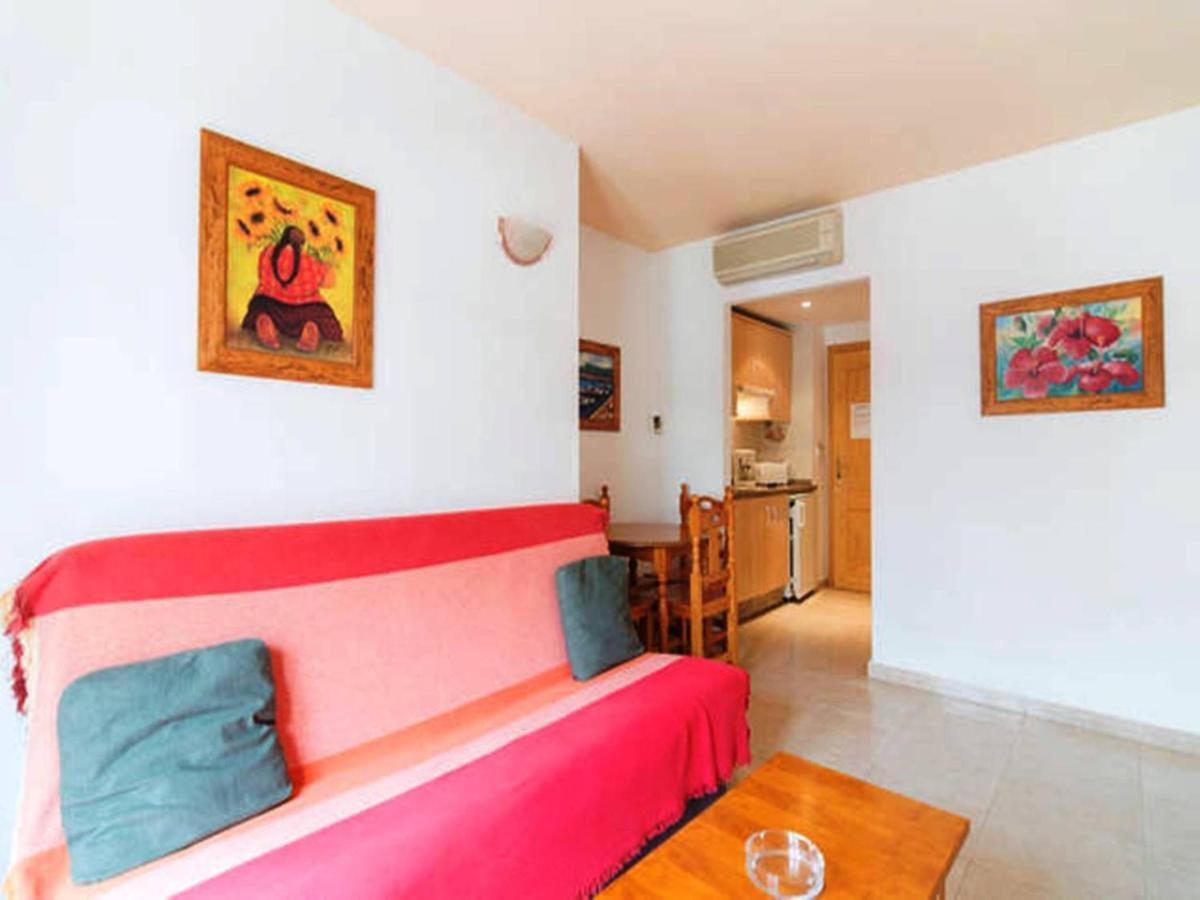 Apartamentos Vicenta Carihuela By Playa Miguel Торремолинос Экстерьер фото